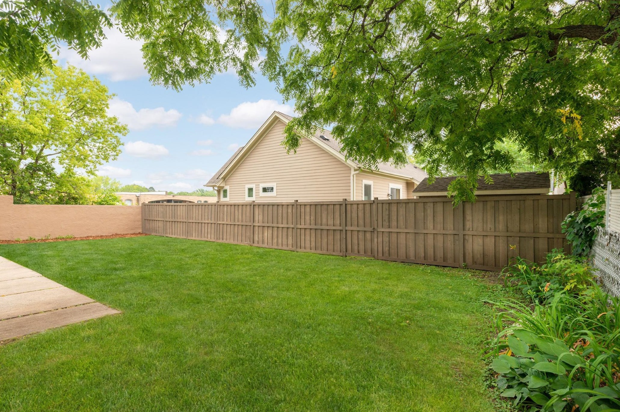 362 Lexington Pkwy, Saint Paul MN  55105-2963 exterior