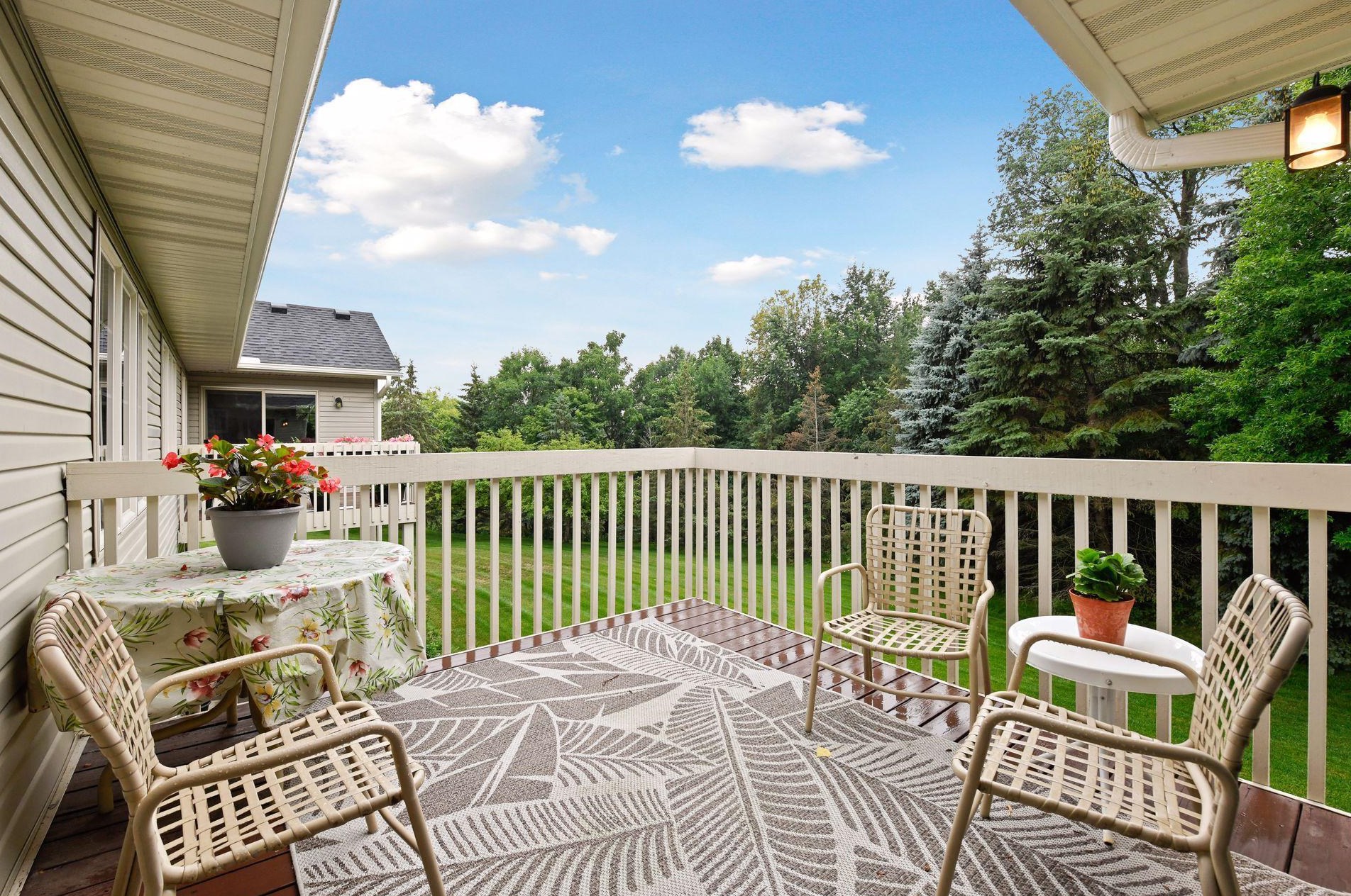 13696 Fenwick Cir, Edina MN 55346-3008 exterior