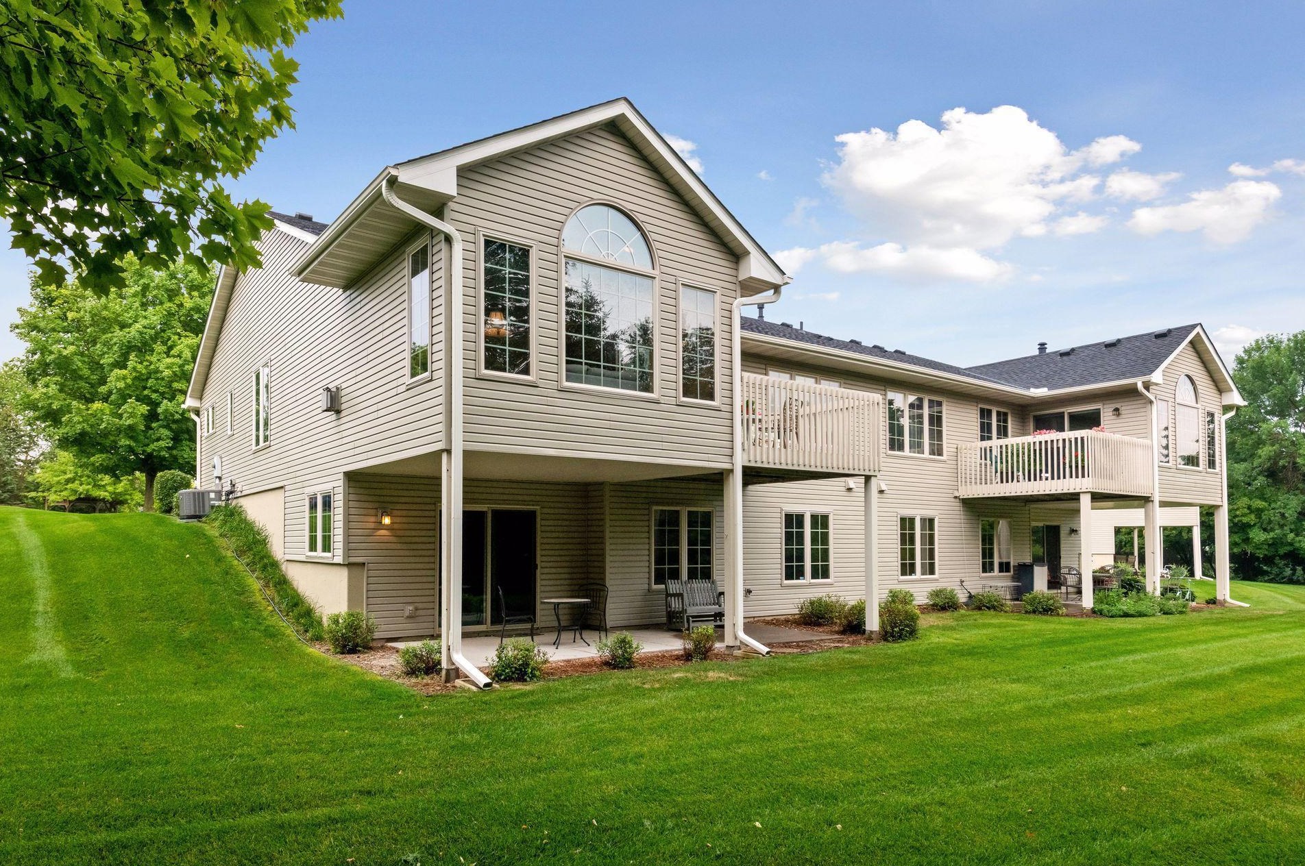 13696 Fenwick Cir, Edina MN 55346-3008 exterior