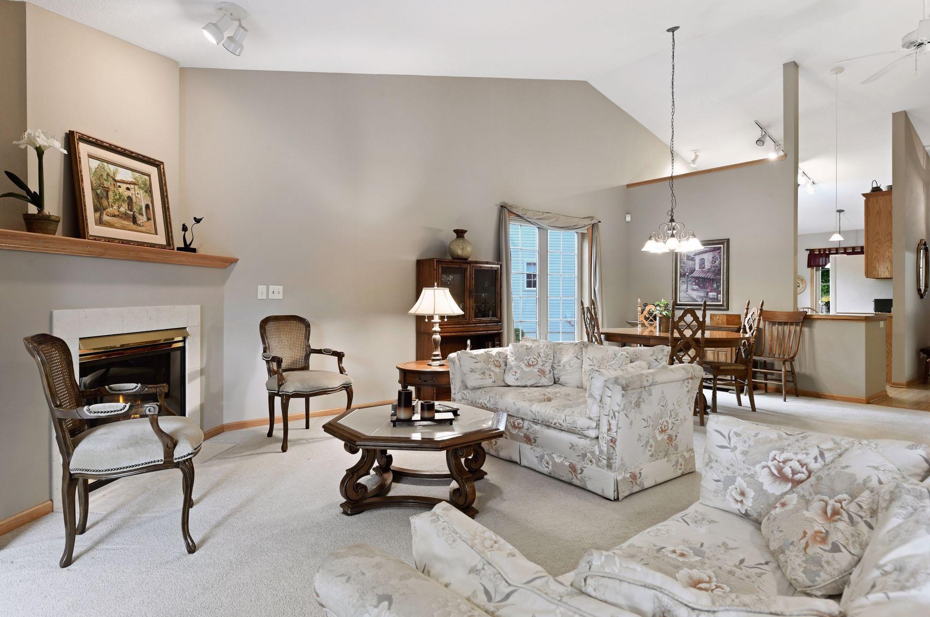 13696 Fenwick Cir, Edina MN 55346-3008 exterior