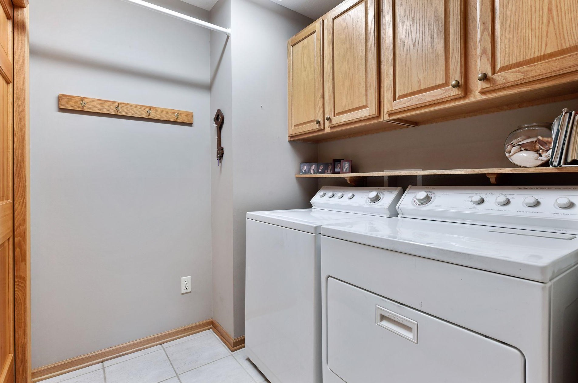 13696 Fenwick Cir, Edina MN 55346-3008 exterior