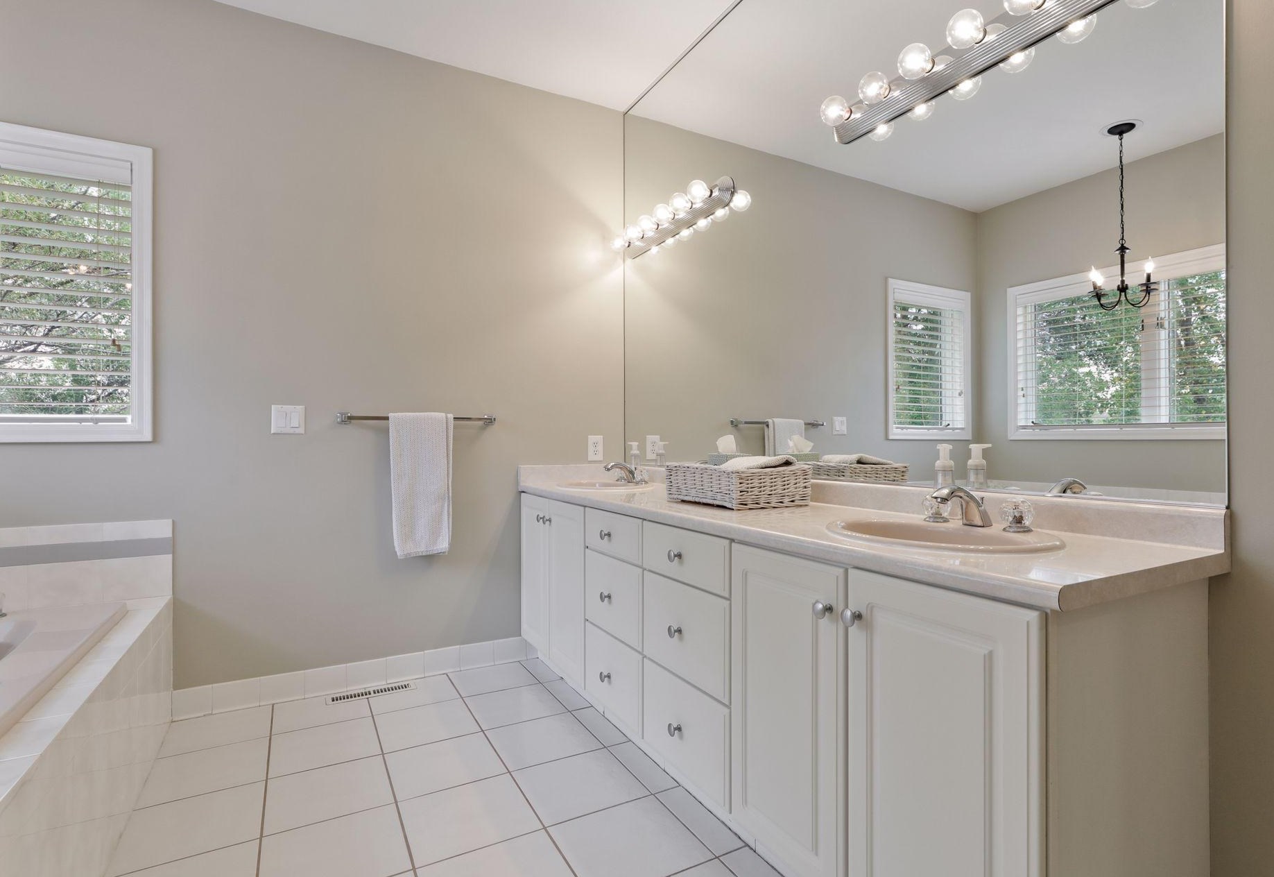 7722 Somerset Rd, Saint Paul MN  55125-2382 exterior