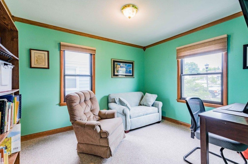 1638 Sherwood Ave, Saint Paul MN  55106-2214 exterior