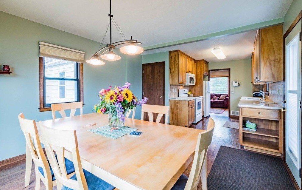 1638 Sherwood Ave, Saint Paul MN  55106-2214 exterior