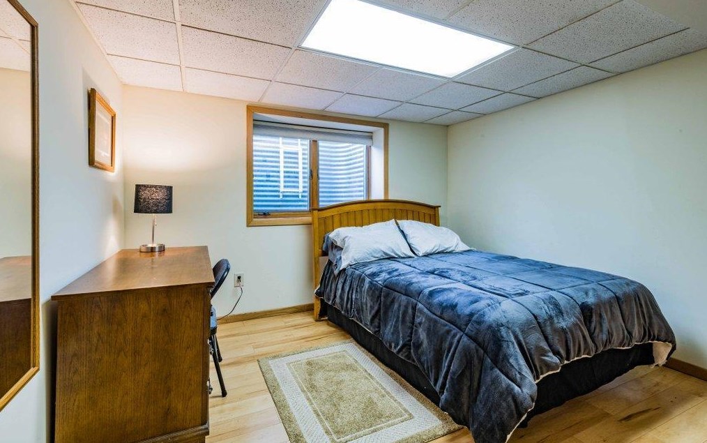 1638 Sherwood Ave, Saint Paul MN  55106-2214 exterior