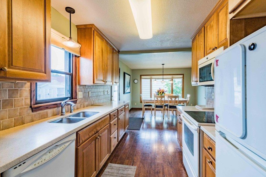 1638 Sherwood Ave, Saint Paul MN  55106-2214 exterior