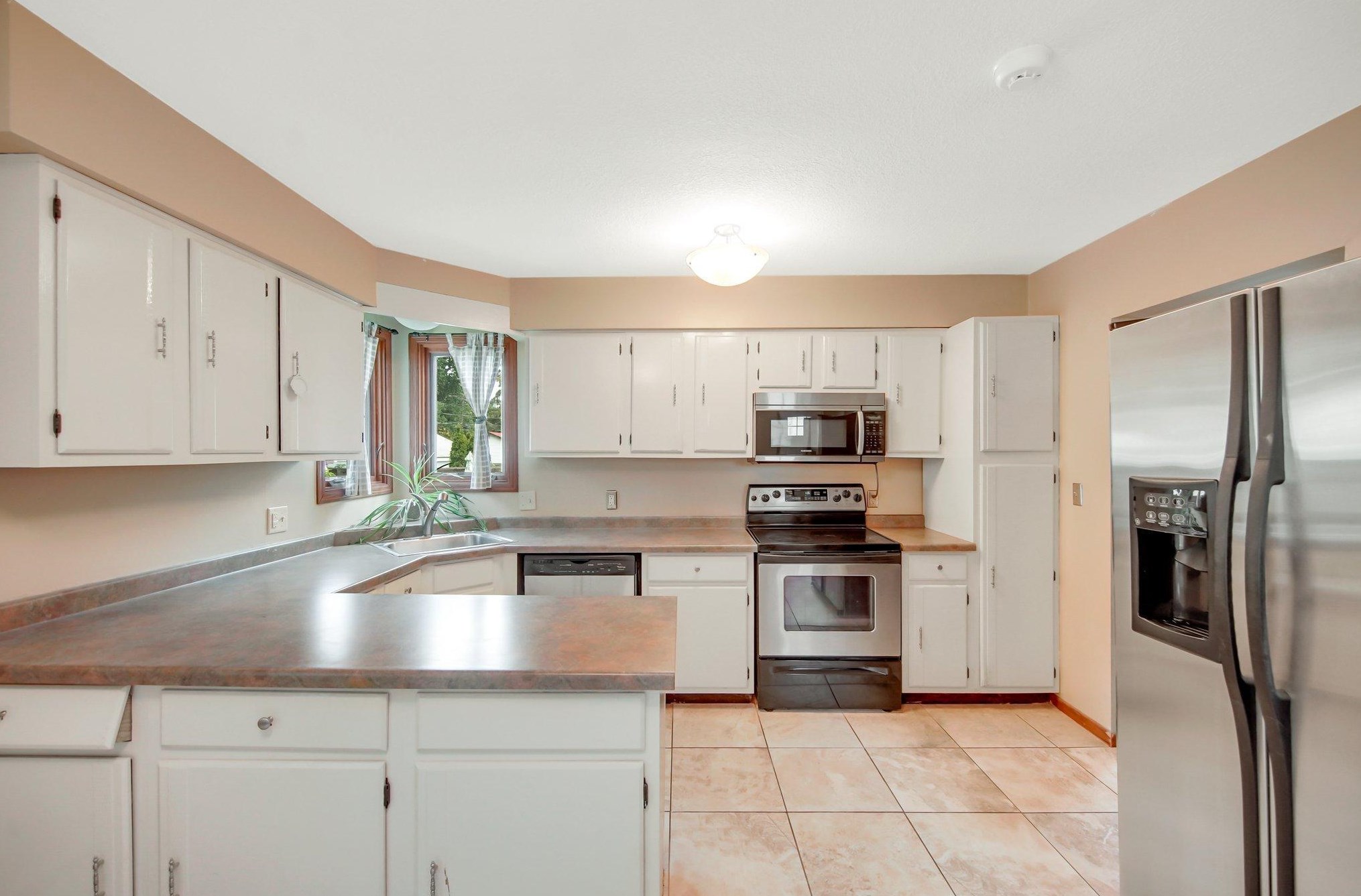 1447 Portland Ave, Saint Paul MN  55104-6812 exterior