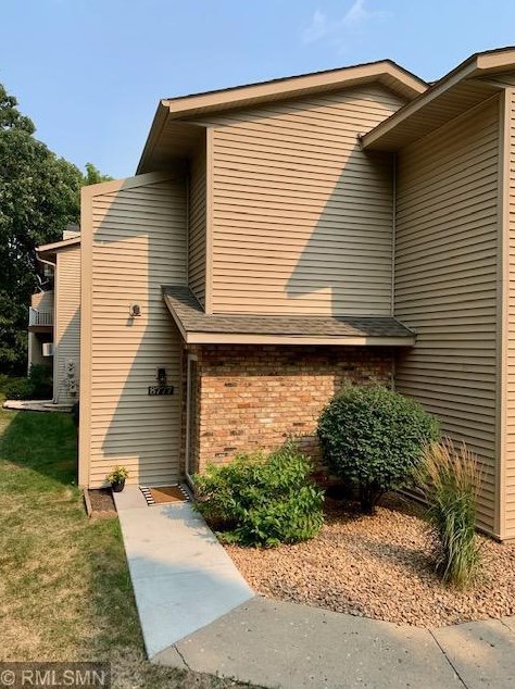 8777 Jasmine Ln, Edina MN  55344-3919 exterior