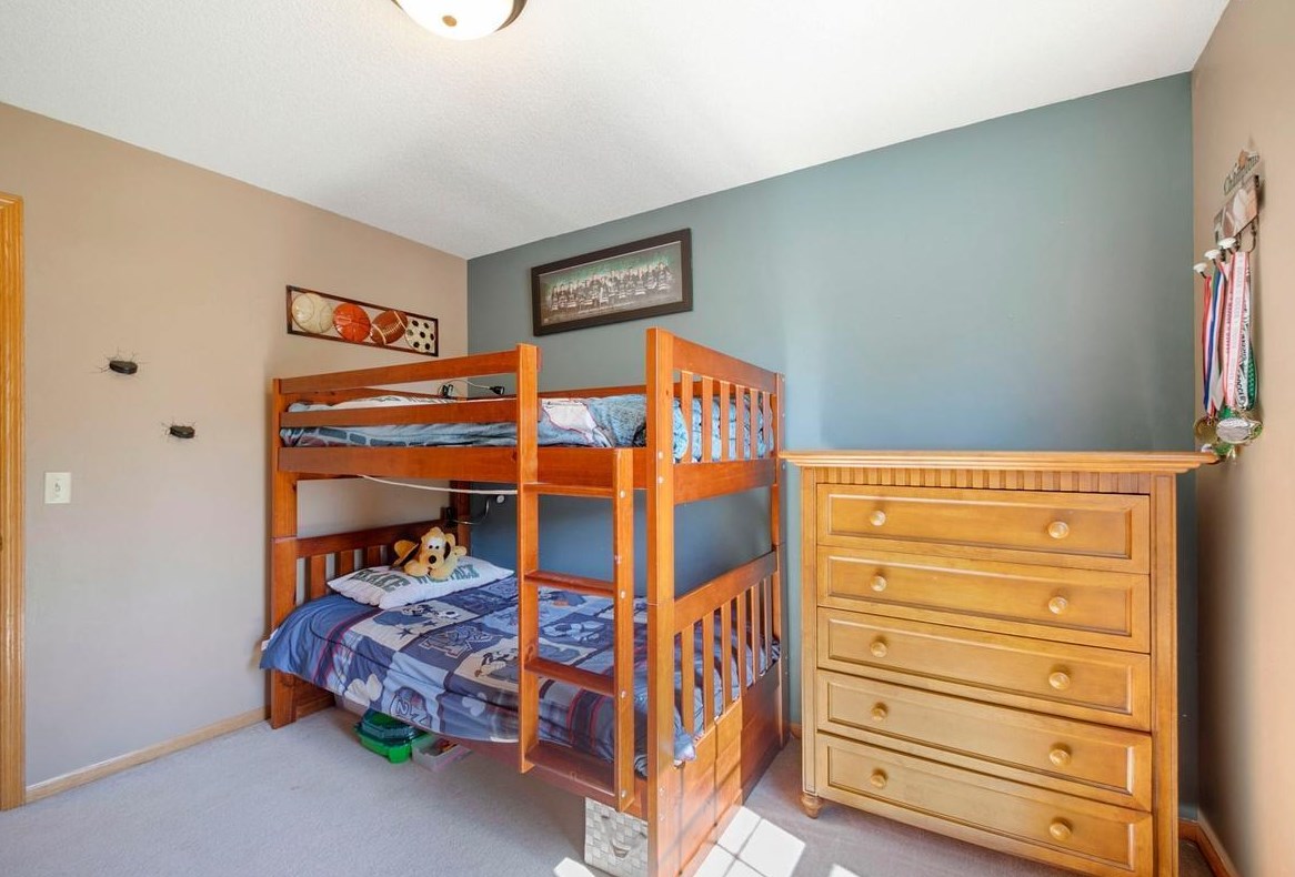 7190 Joliet Ave, Cottage Grove MN  55016-3624 exterior