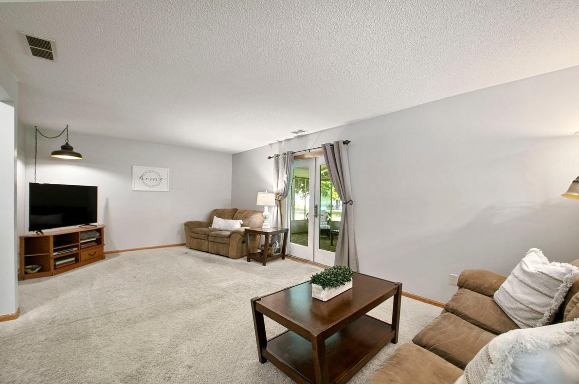 7190 Joliet Ave, Cottage Grove MN  55016-3624 exterior