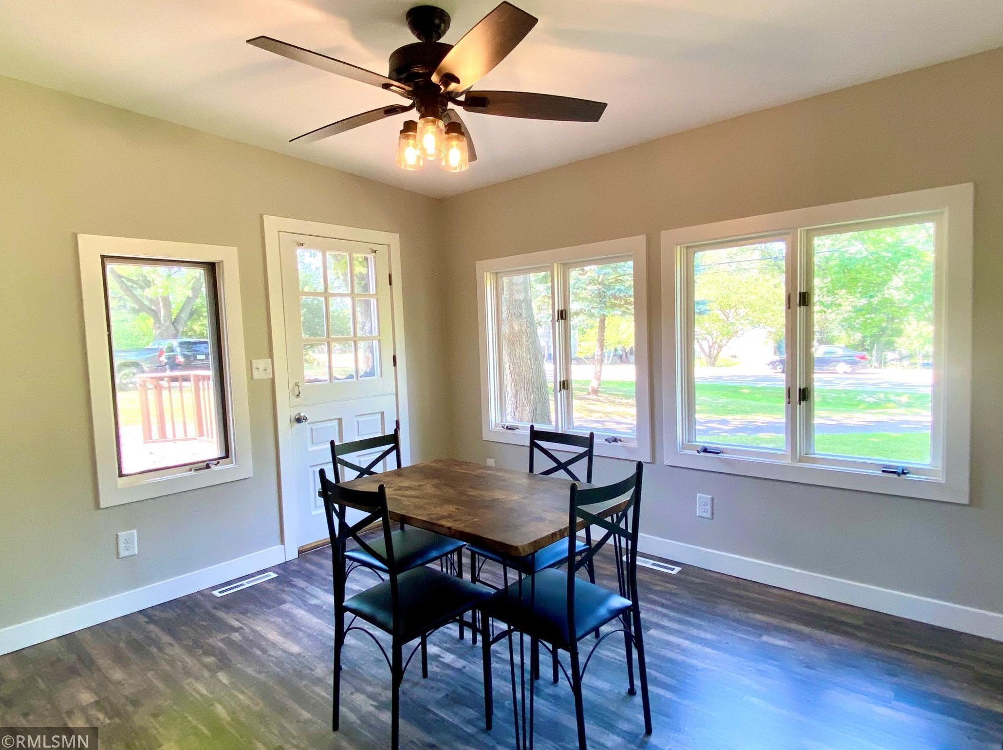 3026 Victoria St, Saint Paul MN  55113-1934 exterior