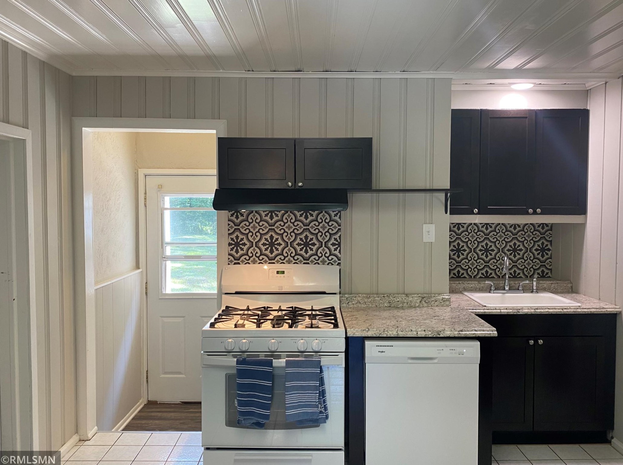 3026 Victoria St, Saint Paul MN  55113-1934 exterior