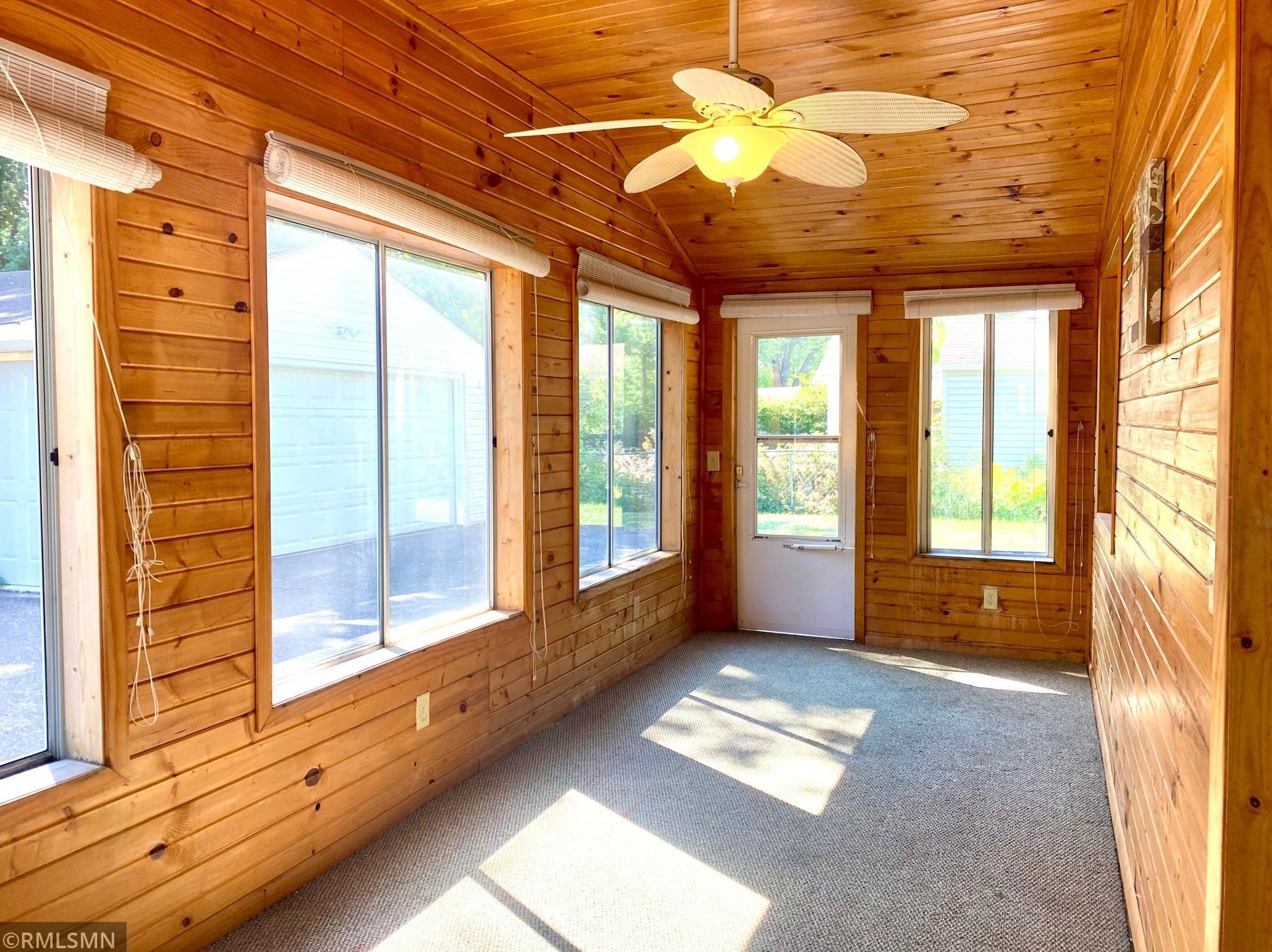 3026 Victoria St, Saint Paul MN  55113-1934 exterior