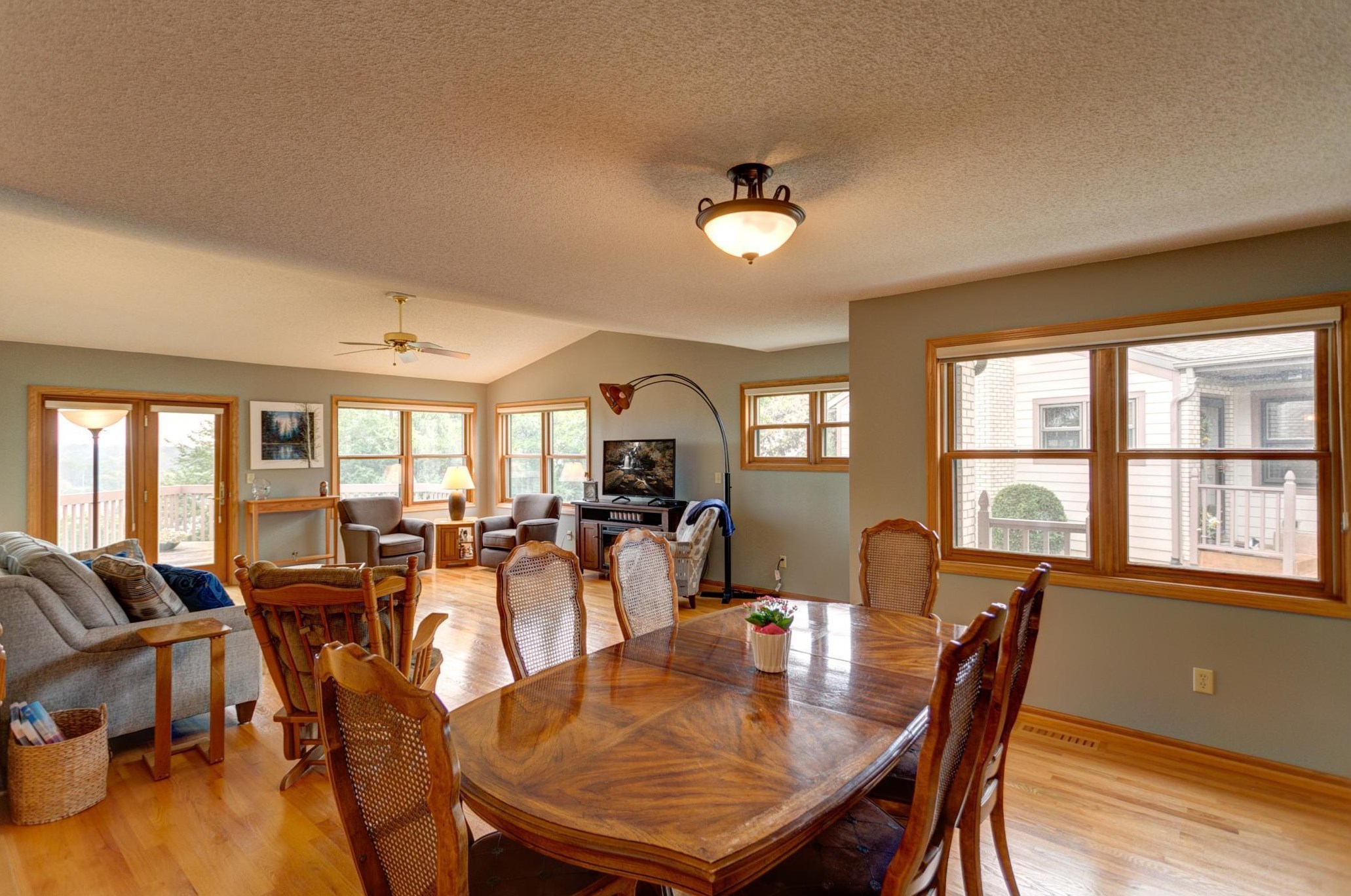 73 Conner Cir, Rochester MN 55902-0800 exterior