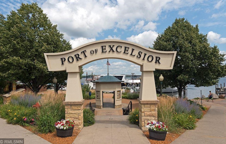 165 Mound Ave, Orono MN  55331-8572 exterior