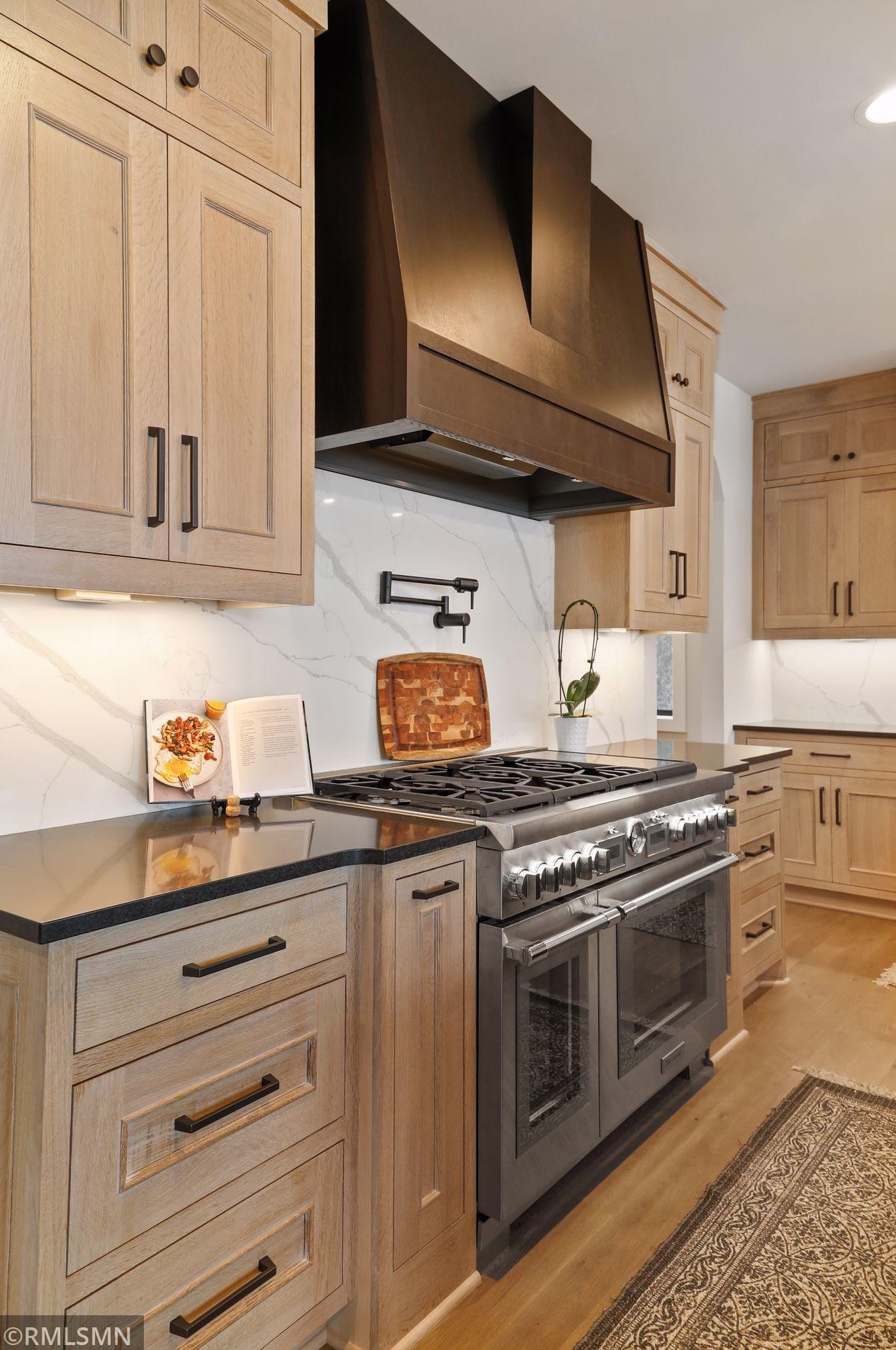 165 Mound Ave, Orono MN  55331-8572 exterior