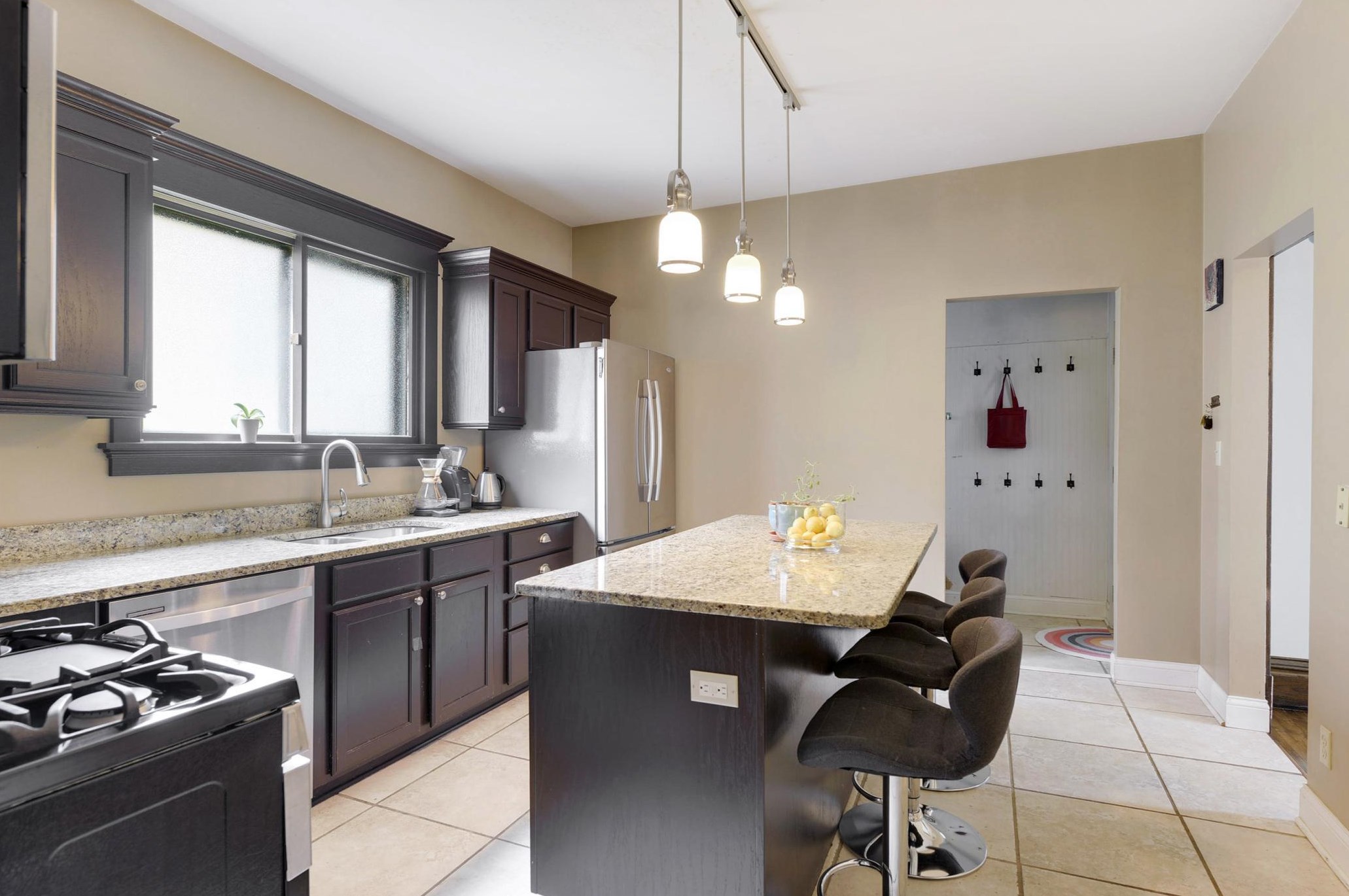 1039 Margaret St, Saint Paul MN  55106-4618 exterior