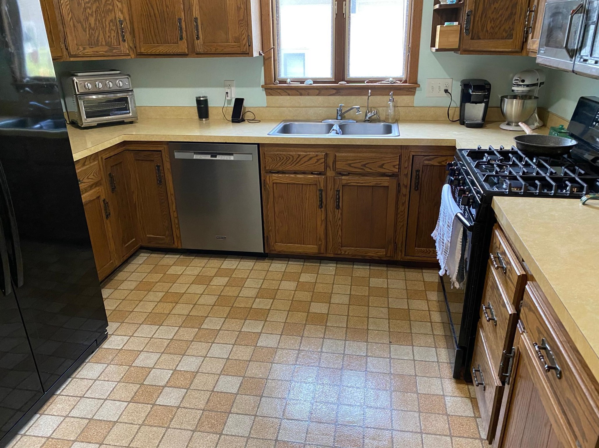 403 Vine Ave, Oakland MN  56007-4453 exterior