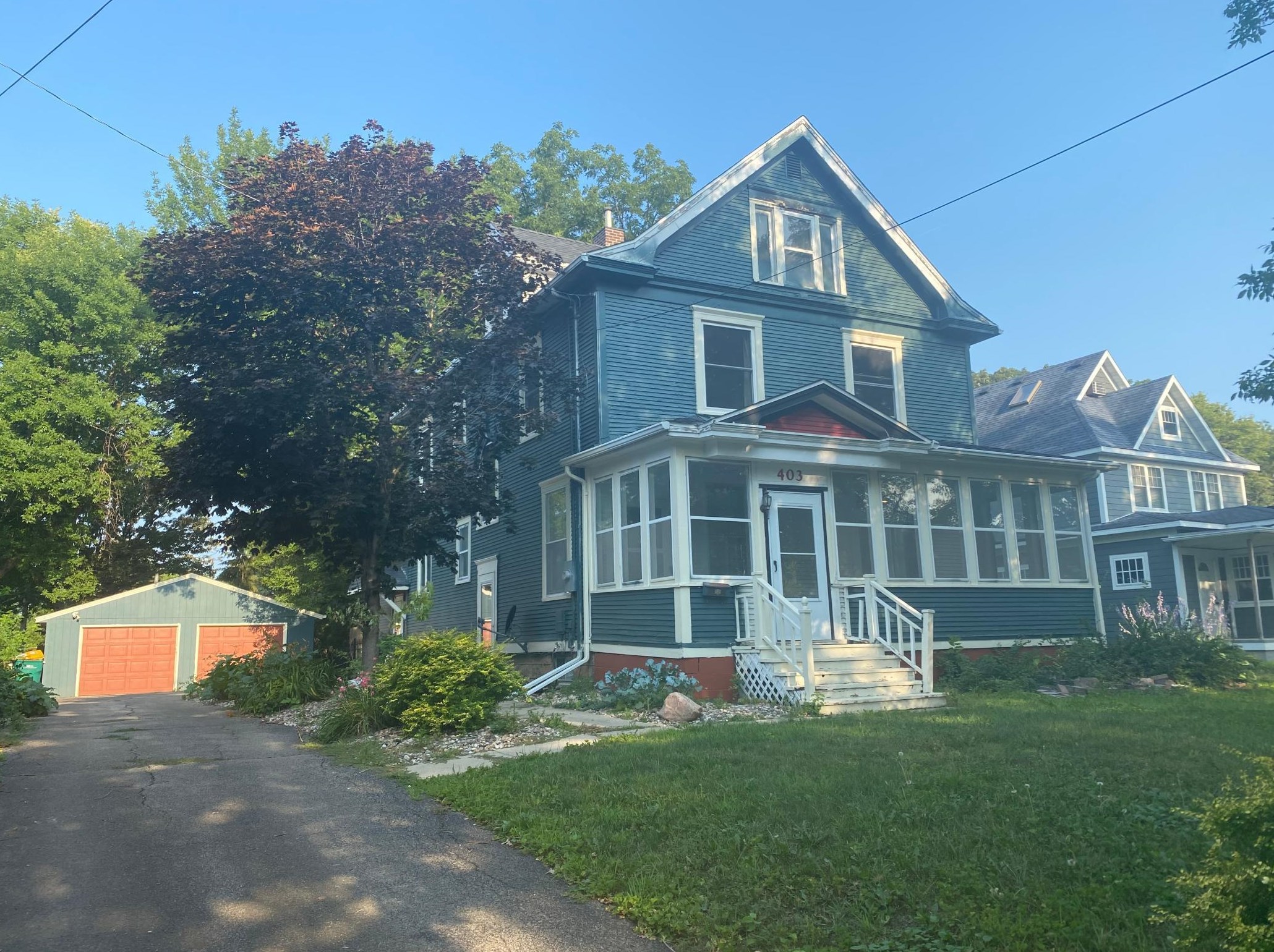 403 Vine Ave, Oakland MN  56007-4453 exterior