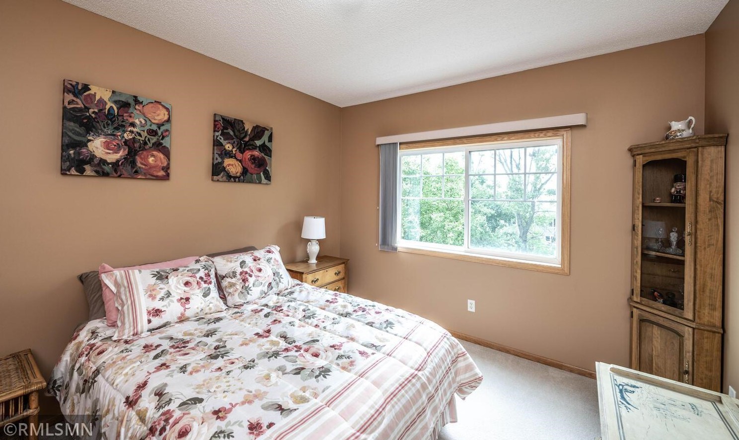 1319 Thye Pkwy, Waterford MN  55057-4856 exterior