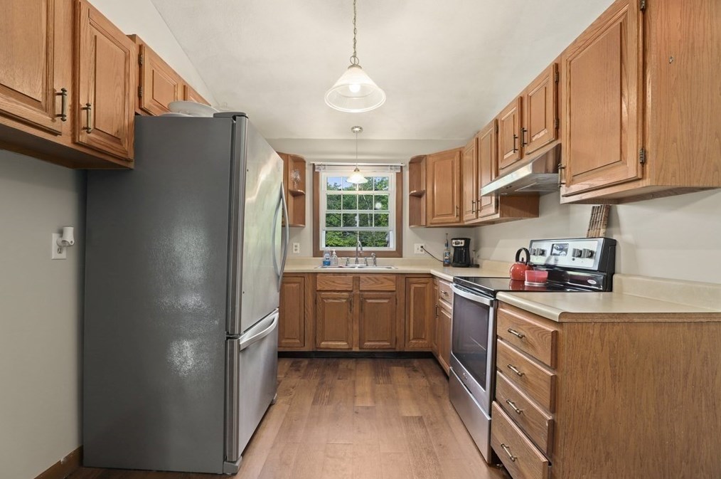 639 Hortonville Rd, Swansea MA  02777-3645 exterior