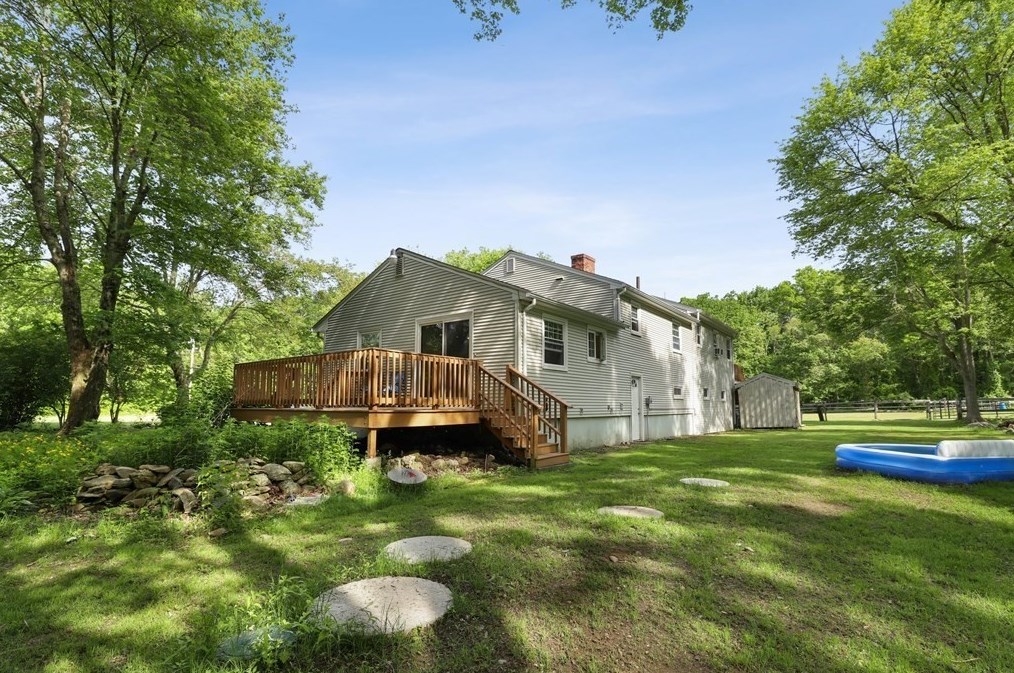 639 Hortonville Rd, Swansea MA  02777-3645 exterior