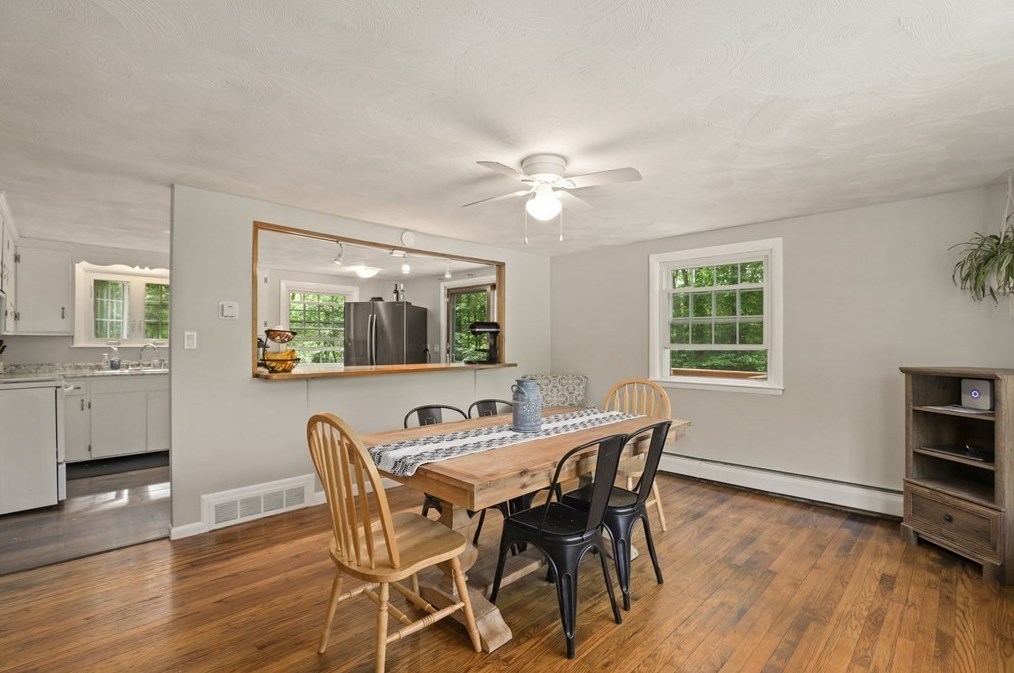 639 Hortonville Rd, Swansea MA  02777-3645 exterior