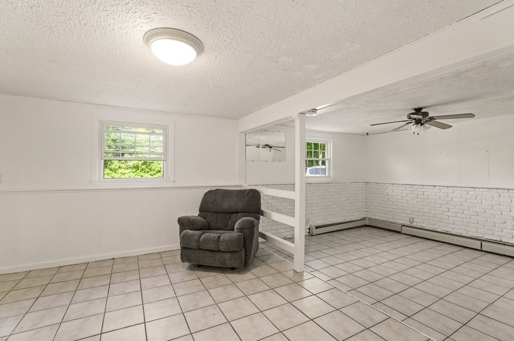 639 Hortonville Rd, Swansea MA  02777-3645 exterior