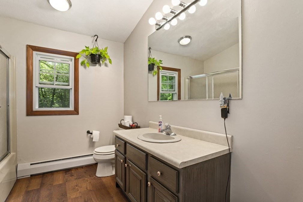 639 Hortonville Rd, Swansea MA  02777-3645 exterior
