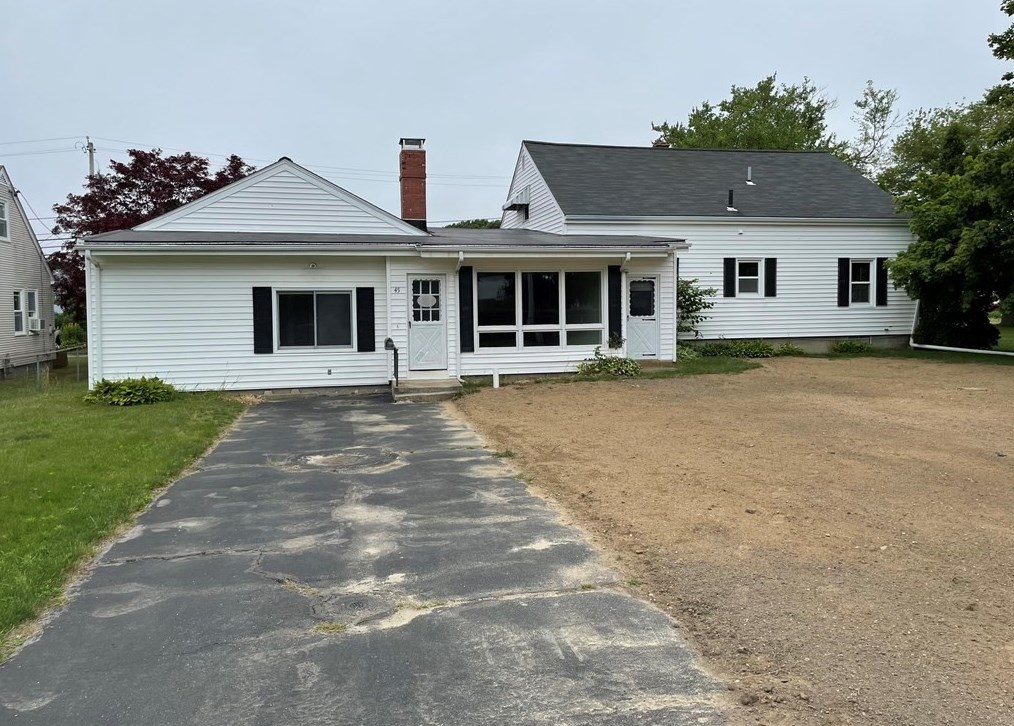 132 Macomber Ave, Swansea MA  02777-2310 exterior