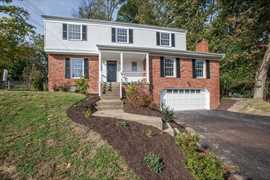 213 village green, peters township pa
