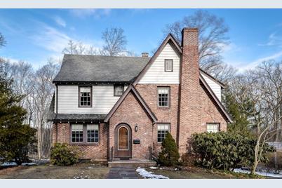 42 Longfellow Rd, Wellesley, Ma 02481 - Mls 72287859 - Coldwell Banker