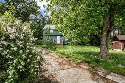 22 Chestnut Hill Rd Oxford Ma 01537 Mls 72527122 Coldwell Banker