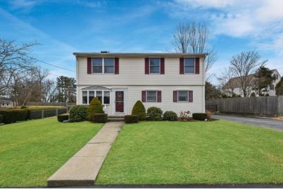 9 Carol Ln, Waltham, MA 02451 - MLS 72625236 - Coldwell Banker