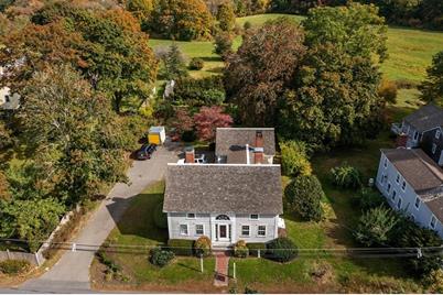 136 Sandwich Rd - Photo 1