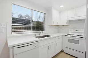 3952 Oak Villa Cir, Carmichael, CA 95608 - Photo 9