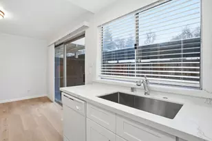 3952 Oak Villa Cir, Carmichael, CA 95608 - Photo 13