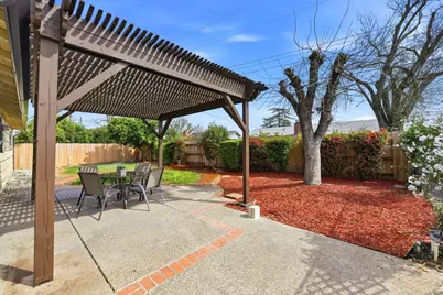 7019 Uranus Parkway, Sacramento, CA 95823 - Photo 33
