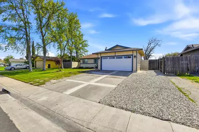7019 Uranus Parkway, Sacramento, CA 95823 - Photo 3