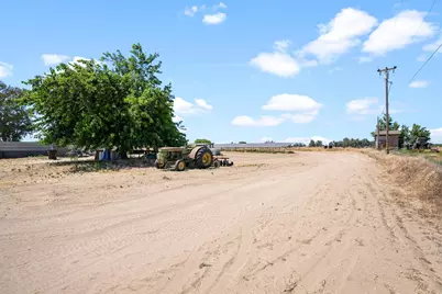 18862 State Highway 140, Stevinson, CA 95374 - Photo 17
