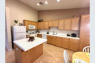 9408 Viridian Way, Elk Grove, CA 95624 - Photo 5