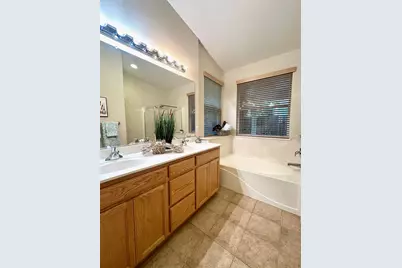 9408 Viridian Way, Elk Grove, CA 95624 - Photo 17