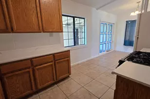 5725 Manmar Way, Sacramento, CA 95823 - Photo 7