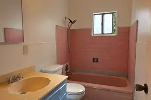 5725 Manmar Way, Sacramento, CA 95823 - Photo 9
