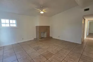 5725 Manmar Way, Sacramento, CA 95823 - Photo 3