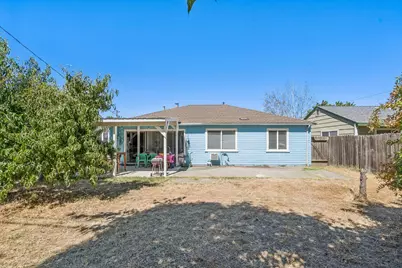 5207 Standish Rd, Sacramento, CA 95820 - Photo 17