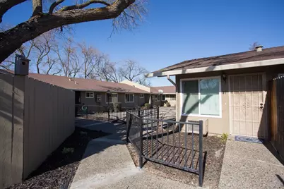 6815 24th Street, Sacramento, CA 95822 - Photo 5