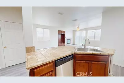 2555 S Lind, Fresno, CA 93725 - Photo 13