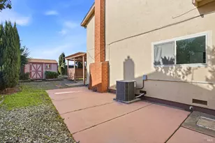 2100 Larchmont Cir, Fairfield, CA 94534 - Photo 45