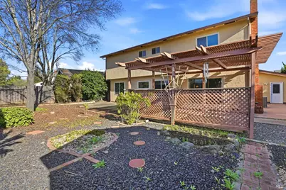 2100 Larchmont Circle, Fairfield, CA 94534 - Photo 43